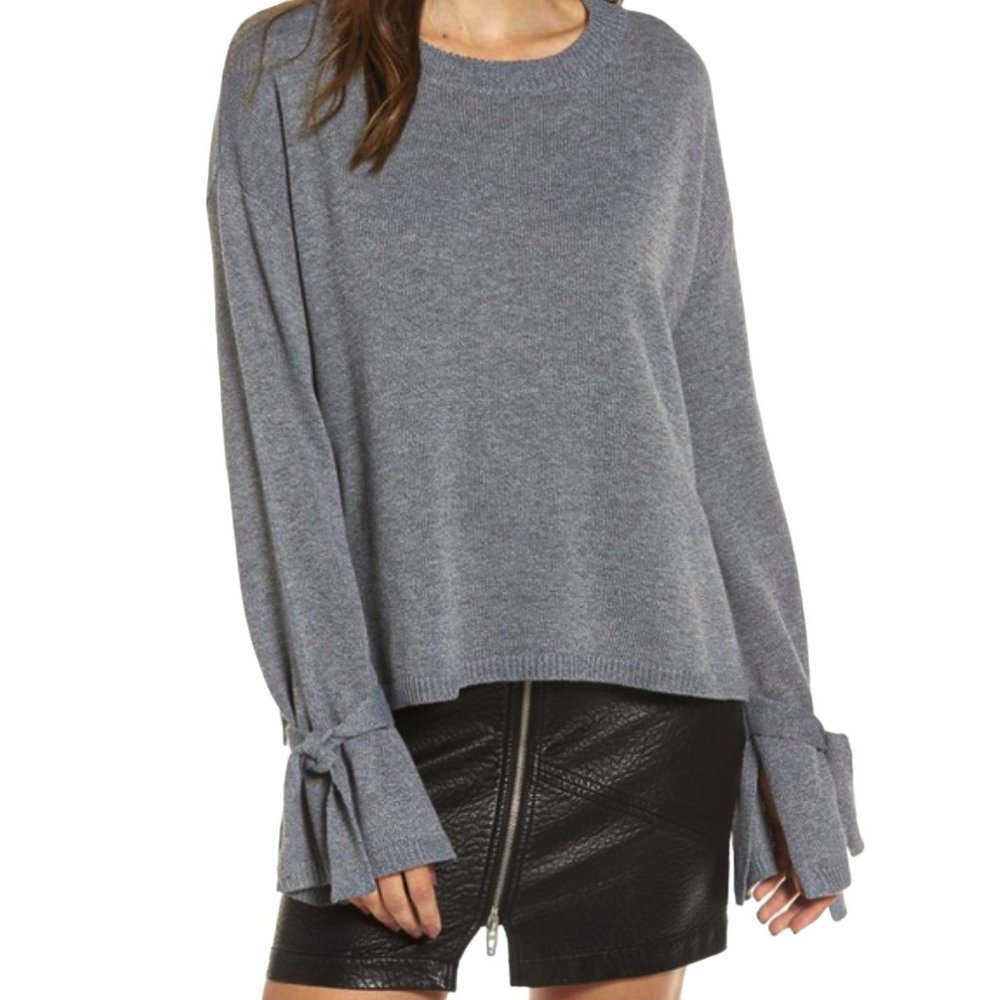ASTR The Label Tie Sleeve Boxy Lightweight Knit Pullover Sweater in Gray Size S